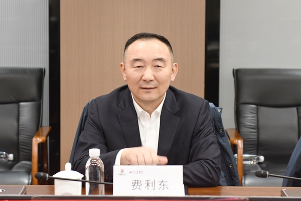 费利东讲话.JPG